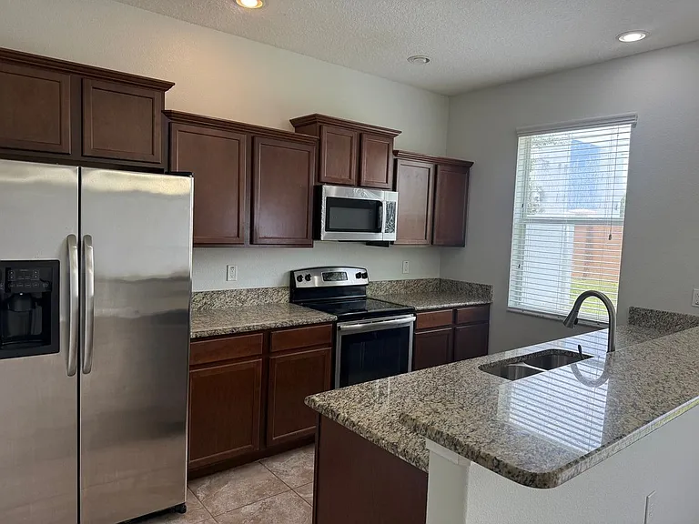10769 Savannah Landing Cir — Photo 15