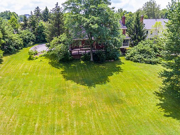3rd image of 2301 The Woods Ln