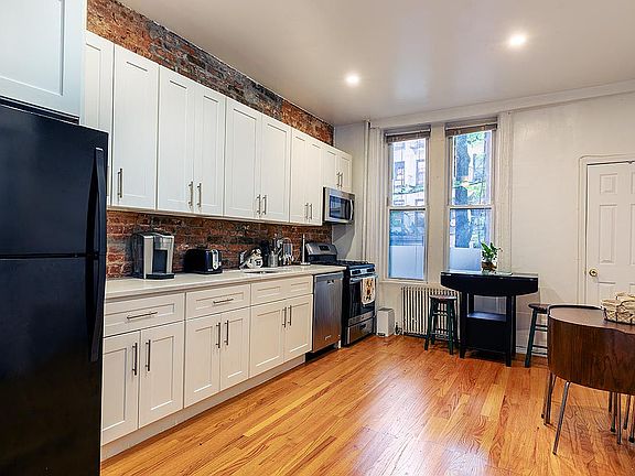 3rd image of 312 E 105th St APT 1E
