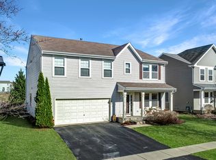 831 Brahms Rd, Volo, IL 60073