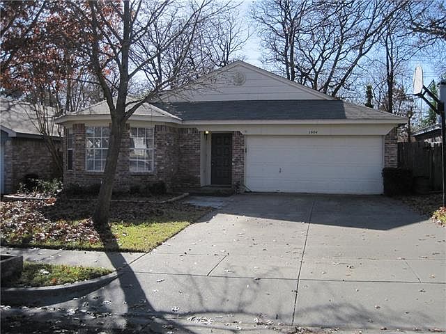 1st image of 1004 W Lovers Ln