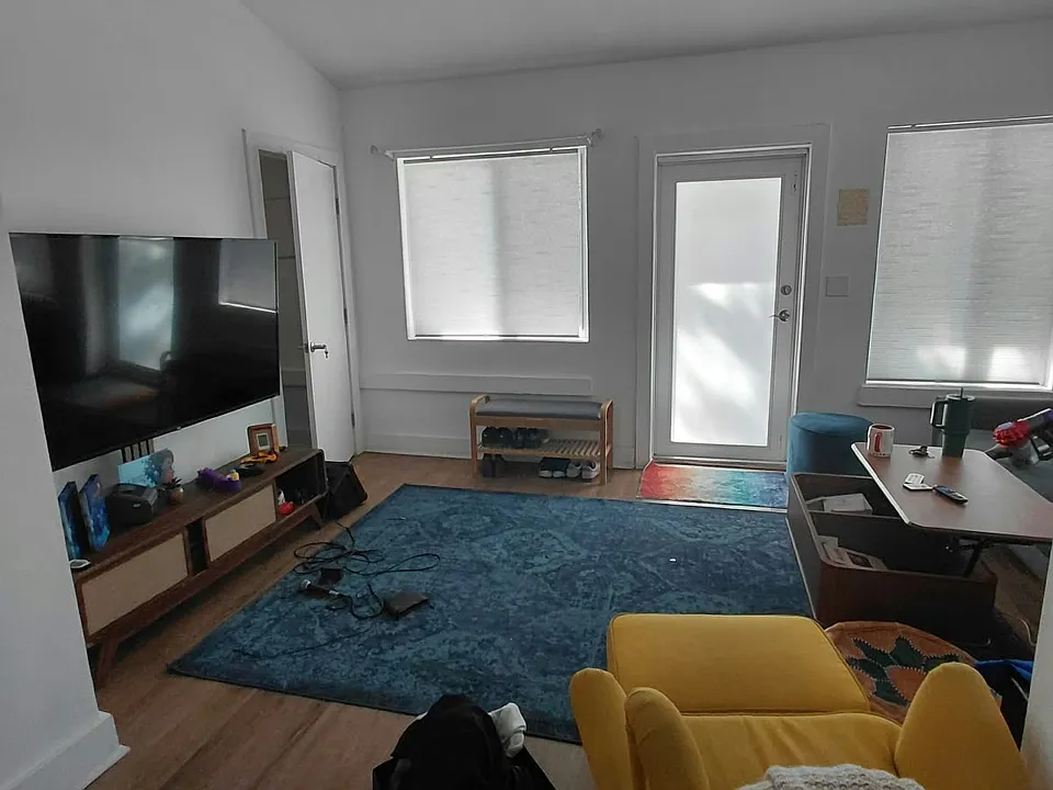90 NE 116th St