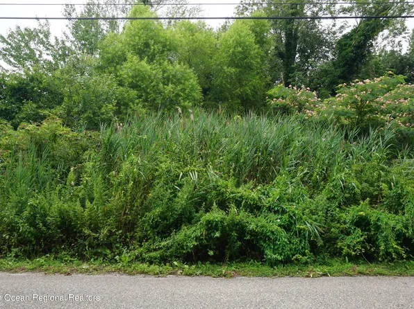 22 Walnut Street, Ocean Twp, NJ 08758