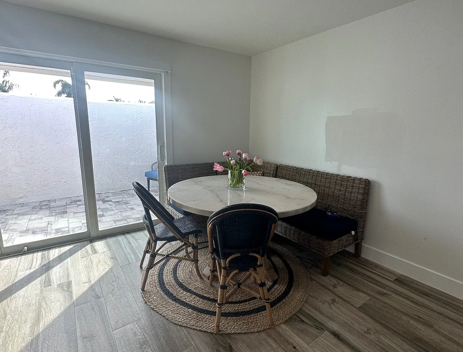 2 bed, 975 sqft, $2,400 — Photo 4