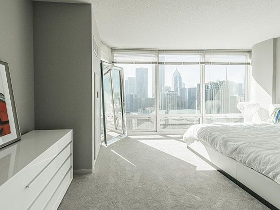 3rd image of 322 E Illinois St #303