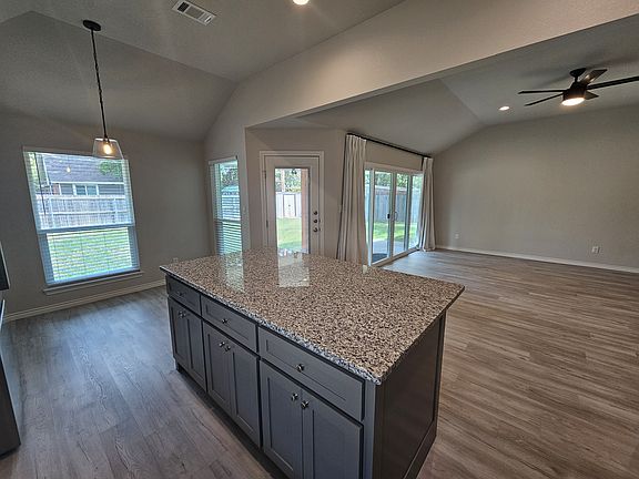 5th image of 6223 Minuteman Ln