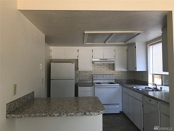 5th image of 7605 194th Ave E