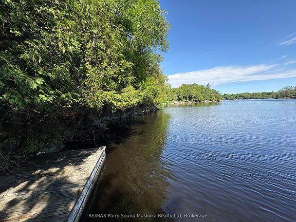 5th image of 85 Sunnyshore Park Dr