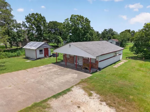 611 Florida St, Navasota, TX 77868