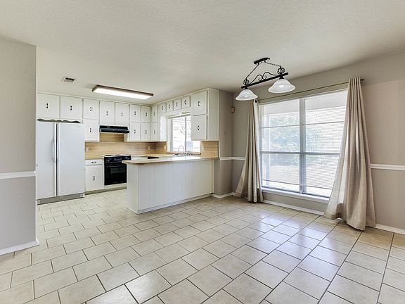 4th image of 7020 Stonybrooke Dr