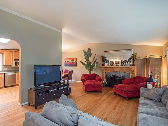3rd image of 16408 NE 104th St