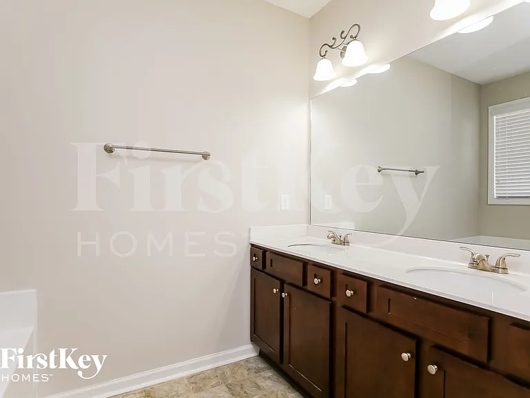 122 Candler Park Dr — Photo 14