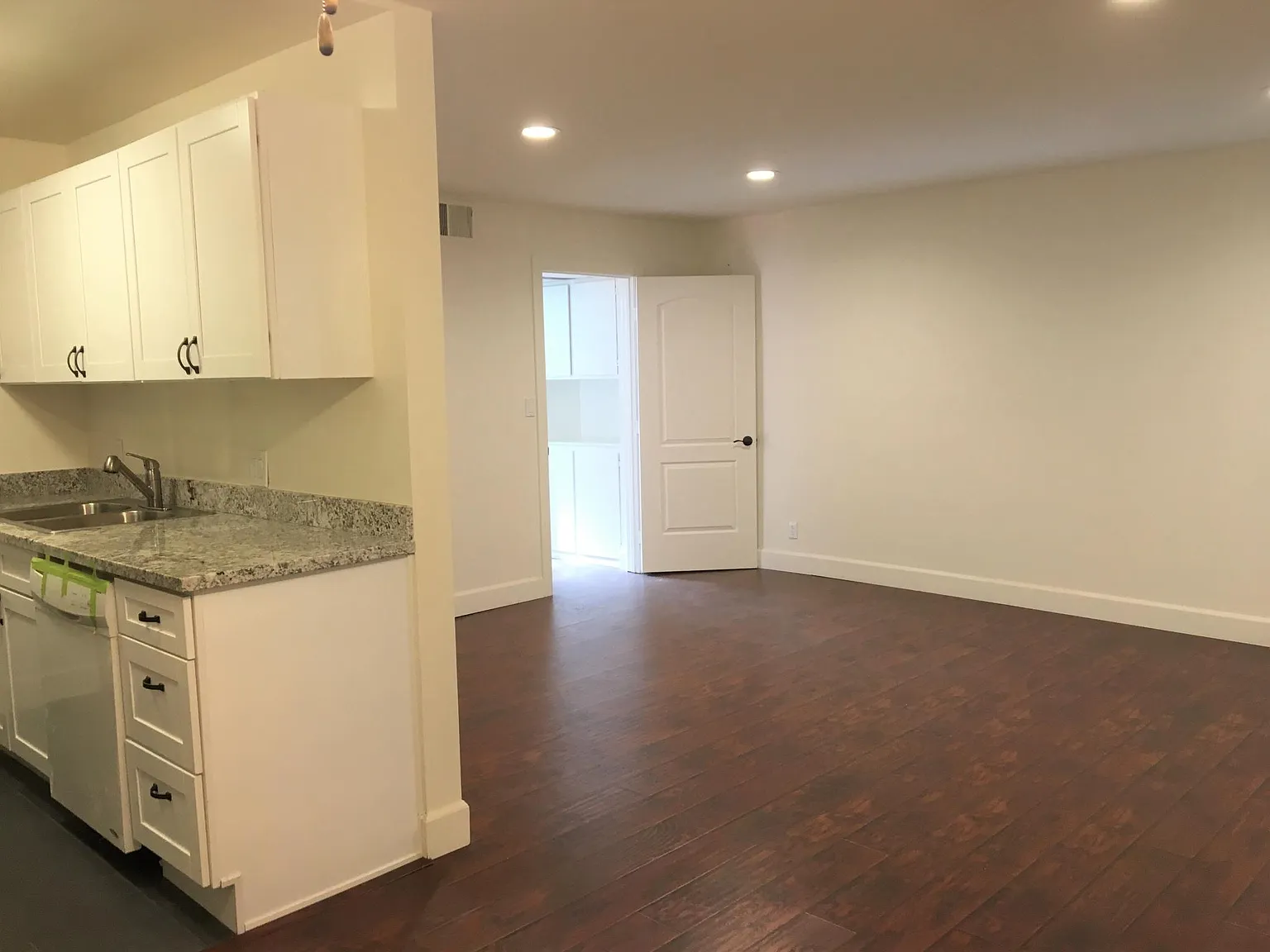 1 bed, 850 sqft, $2,095 — Photo 2