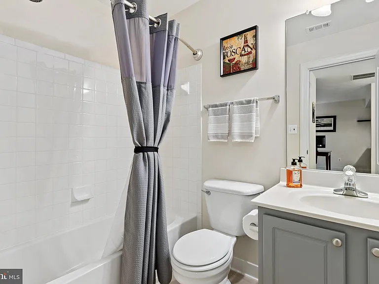 5114 Oneill Ln — Photo 25