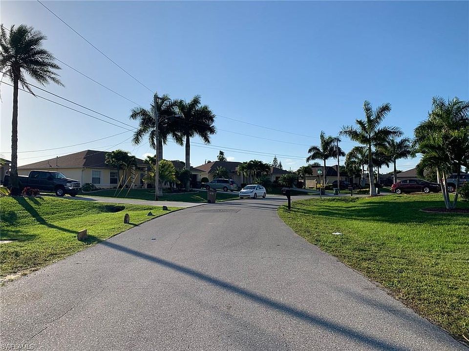2nd image of 2546 SW 29th Ter