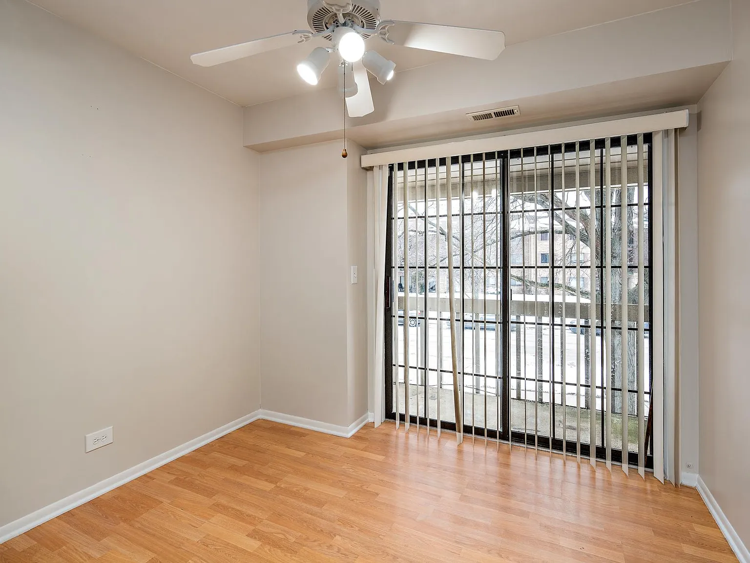2 bed, 1192 sqft, $2,200 — Photo 4