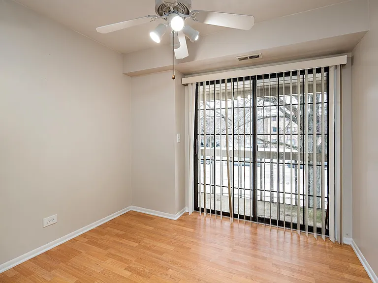 1504 W Jefferson Ave #F — Photo 4