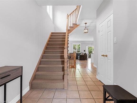 5th image of 5287 Scotia St