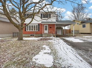 821 Mona Dr, Kingston, ON K7M 6Z7
