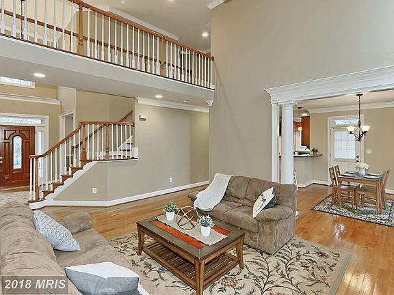 5th image of 4401 Weyburn Dr