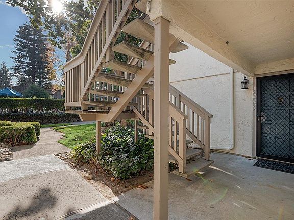 3rd image of 19535 Vineyard Ln