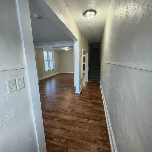 1114 Cumming Ave — Photo 2