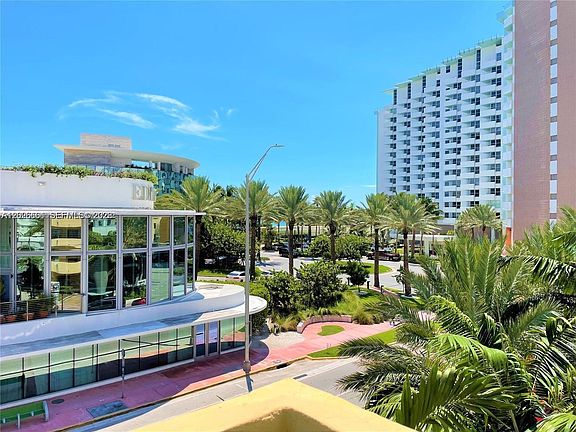 3rd image of 2924 Collins Ave APT 301