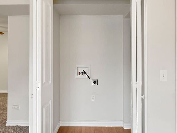 5th image of 400 E Creekside Cir APT C