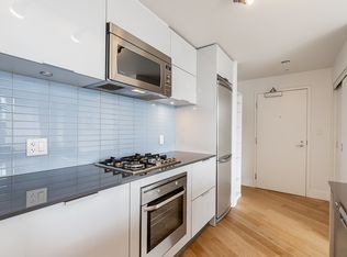 128 Cordova St W #1809, Vancouver, BC V6B 0E6