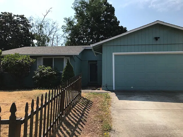 1586 Freeman Ct NE