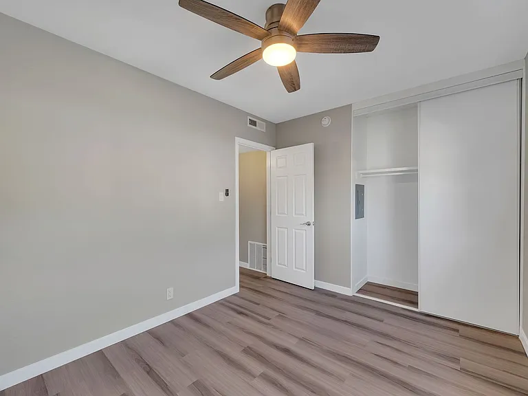 732 Humboldt — Photo 11
