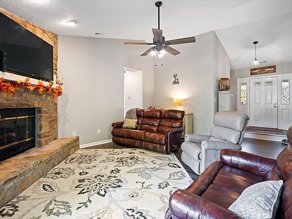 4th image of 108 Hickorywood Ct