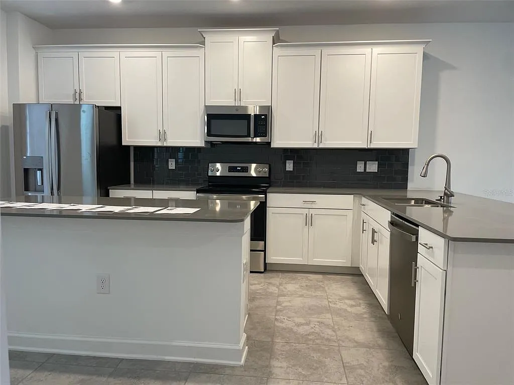 3 bed, 2.5 bath, 1620 sqft, $2,250 — Photo 4