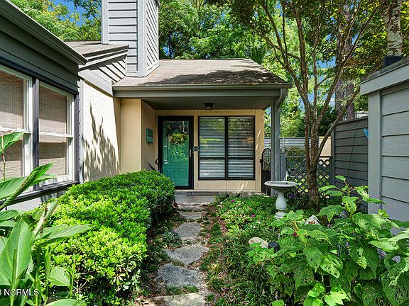 4th image of 1437 Villa Place E