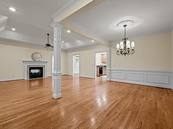 4th image of 3003 Sunningdale Ct #22
