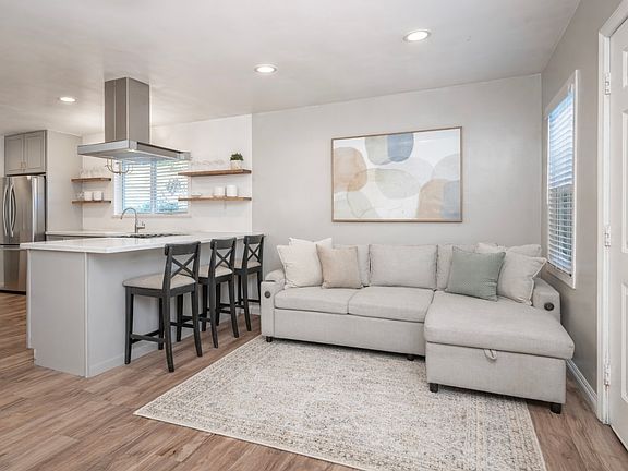 5th image of 2514 E Harrison St #1/2