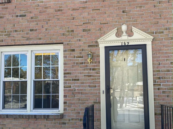 169 Williamsburg Ct, Albany, NY 12203