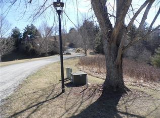 32 Mountain Ridge Rd #32, Piney Creek, NC 28663