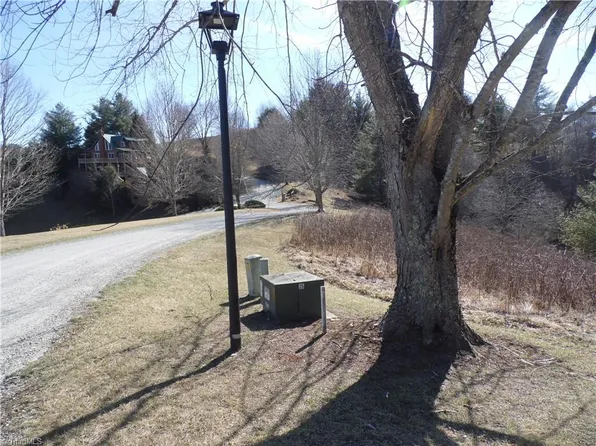 32 Mountain Ridge Rd #32, Piney Creek, NC 28663