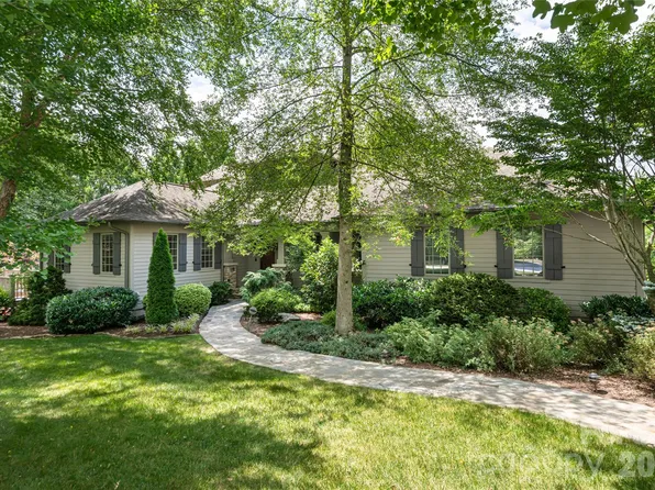 1116 Perch Fly Ct, Biltmore Lake, NC 28715