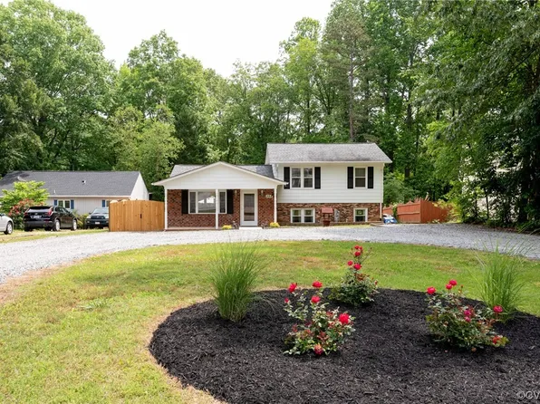 352 Lake Caroline Dr, Ruther Glen, VA 22546