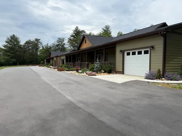 124 Happy Family Rd, Franklin, NC 28734