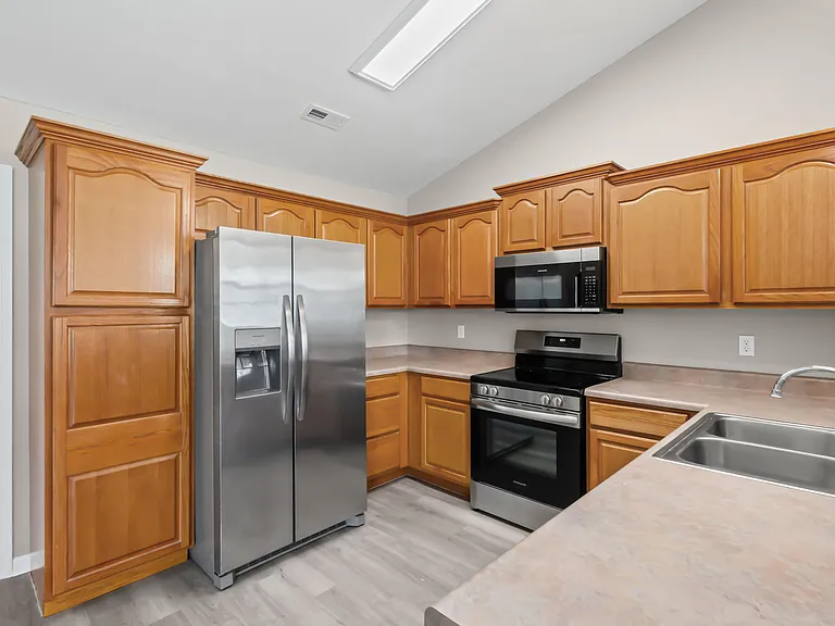 5703 Candlewood Dr — Photo 8