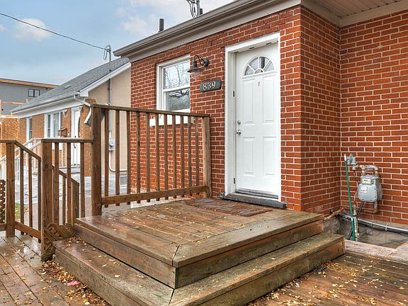 2nd image of 839 Stirling Ave S