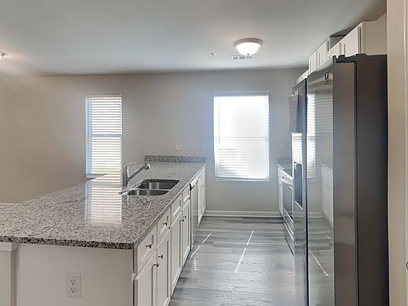 5th image of 1048 Wedgewood Ct