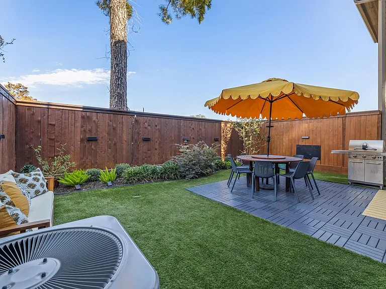 10930 Brambling Wood Dr — Photo 41