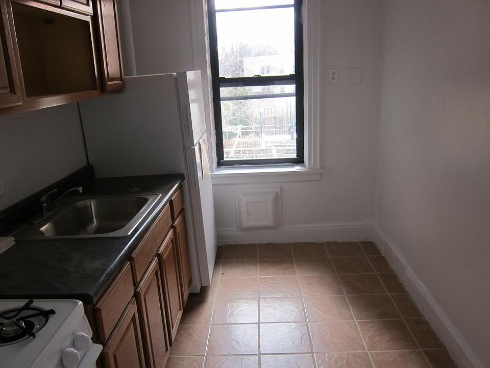 1st image of 4213 69th St #1