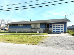 909 N Washington St, Marion, IL 62959