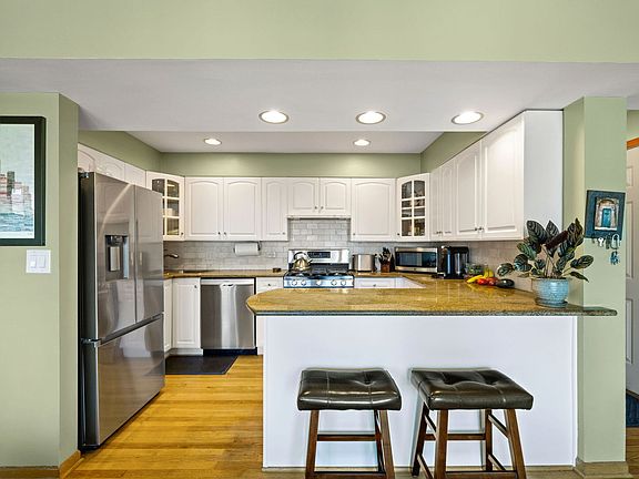 4th image of 2112 W Armitage Ave APT 2N
