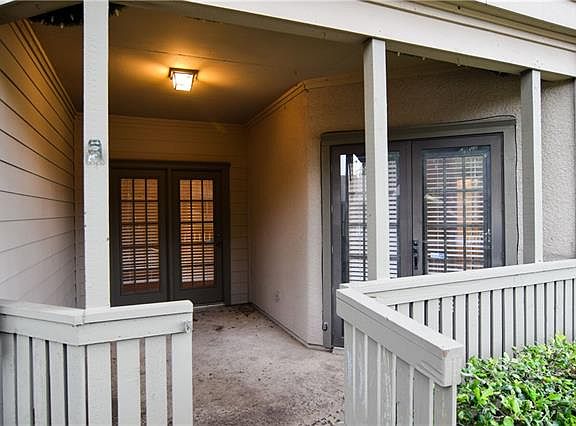 3rd image of 3101 Townbluff Dr APT 712